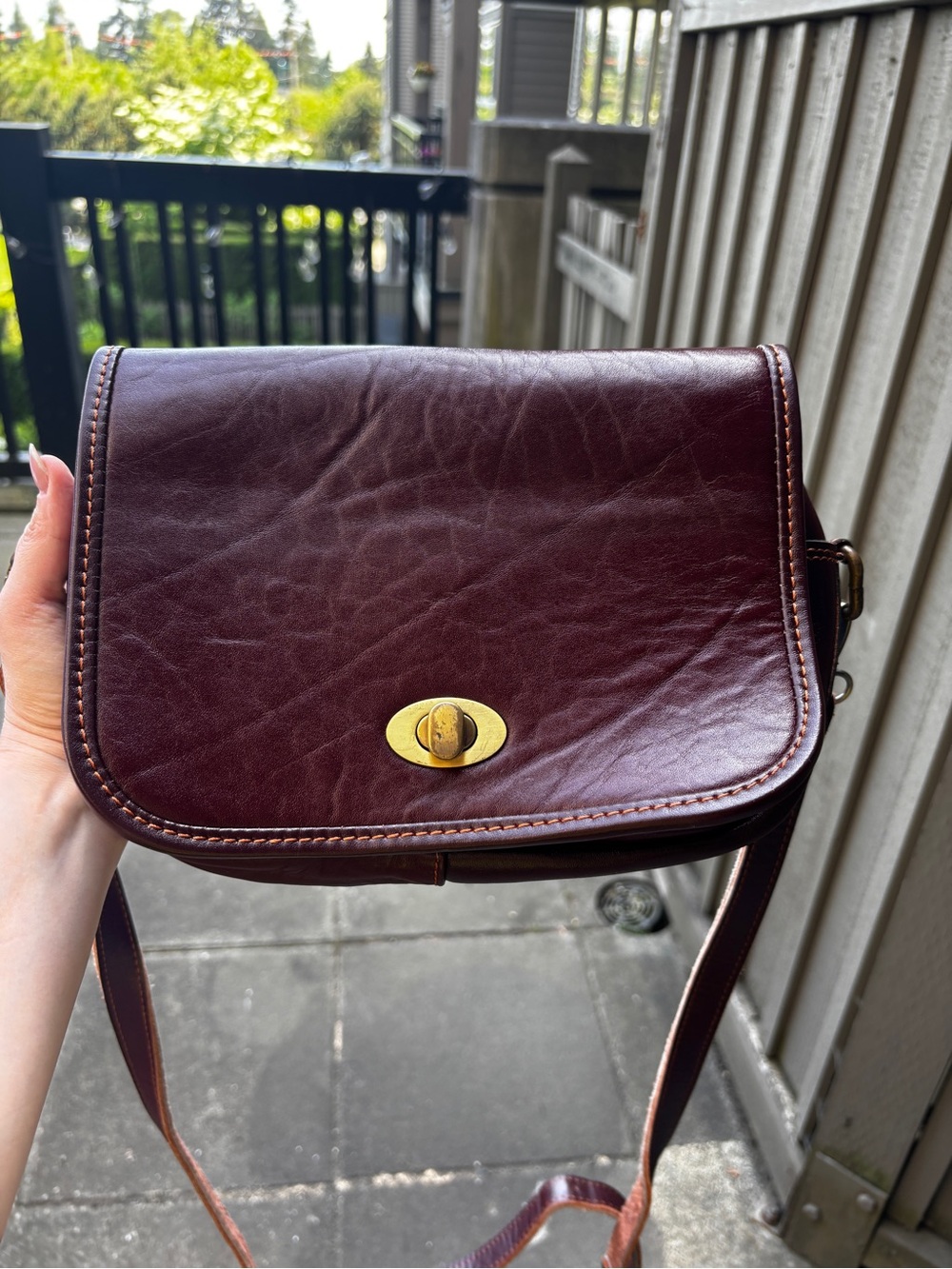 Classic Leather Crossbody Bag in Burgundy